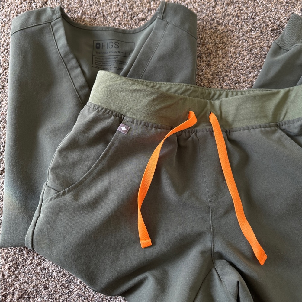 Figs Scrub Set - image 4